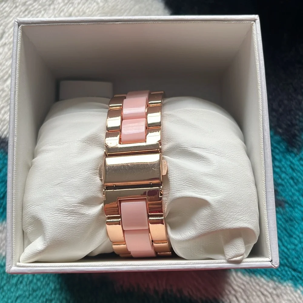 Watch - Picture 2 of 4